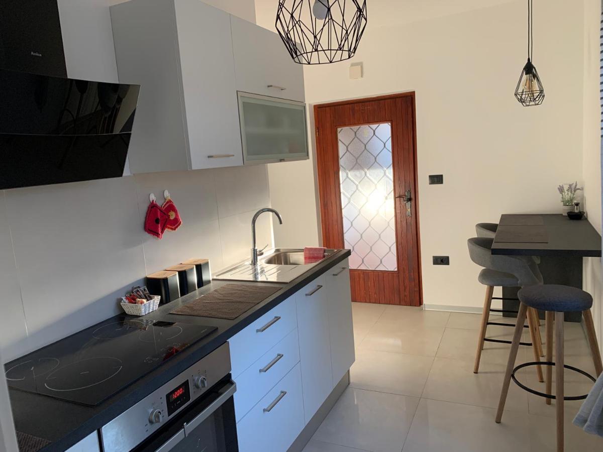 Apartments & Room Piutti Bale Exterior photo
